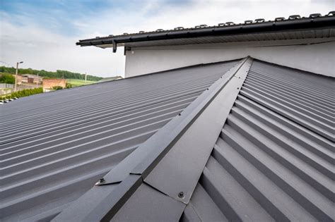 Understanding the Different Types of Metal Roofing | T & E Roofing