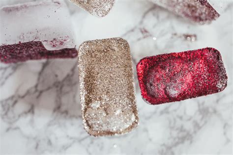 DIY Edible Glitter Ice Cubes