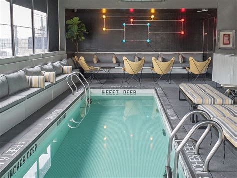 The 8 Best Hotel Pools in New York City | Hotel pool, Rooftop bars nyc, New york hotels