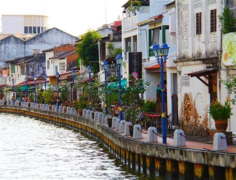 Amazing Malacca River Cruise Local Tour, Daytrips, Sightseeing Packages | Easybook®