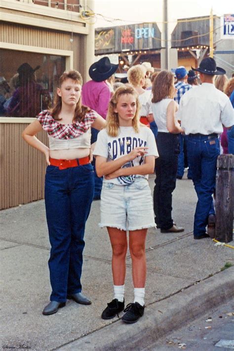 Candid Photos Show Fashion Styles of Teenage Girls From the 1990s | Vintage News Daily