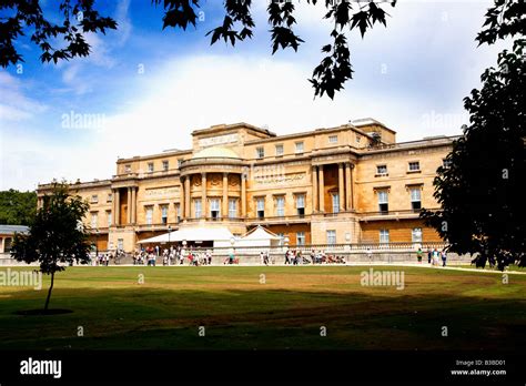 Rear of Buckingham Palace, London, England UK Stock Photo - Alamy