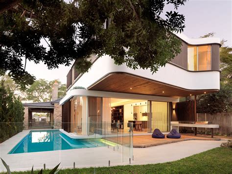 Architecture: A Modern House Design with an Impressive Swimming Pool!