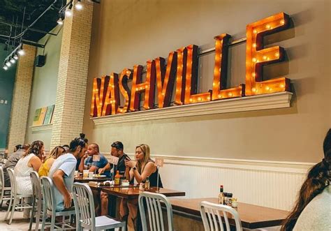 11 Best Restaurants in Nashville on Broadway for Visitors