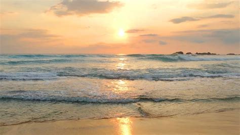 5 Top Beaches in Chennai - Beach Timings, Things To Do In Chennai