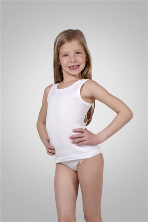 camiseta para niña. La mejor calidad en ropa interior infantil de Alma-Ras