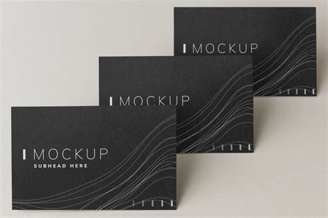 Should Business Cards be Glossy or Matte?