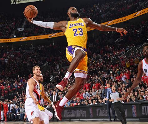 Blazers spoil LeBron James' Lakers debut - Yahoo Sports