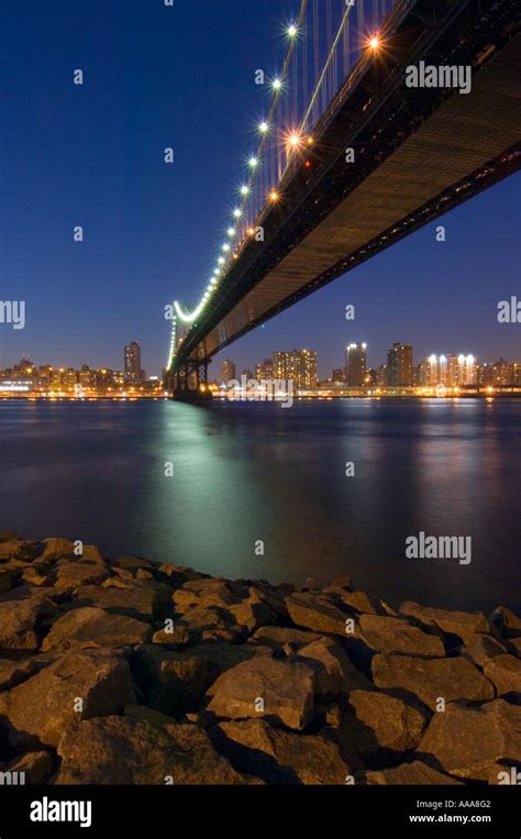 Manhattan Bridge and Manhattan at night Stock Photo - Alamy