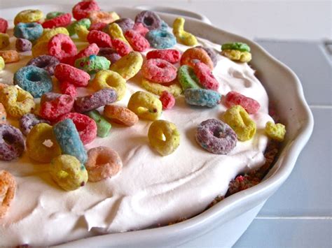 Fruit Loop Pie!!! | Fruit loops, Cereal treats, Cereal recipes