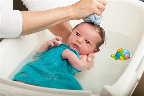 How often should you bathe a baby - Bathing routine for your baby