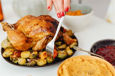 Whole Roasted Turkey Dinner For Thanksgiving with All the Sides 13933264 Stock Photo at Vecteezy