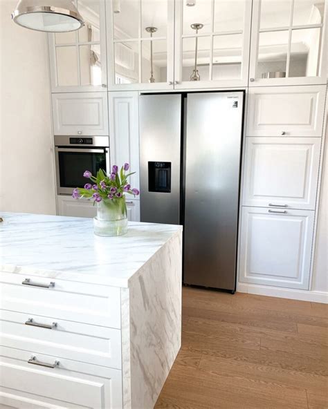 35+ Timeless Antique White Kitchen Cabinets You Will Fall in Love With - No Minimalist Here