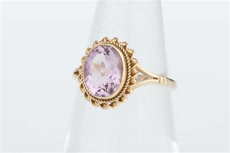 Lot 203 - Amethyst Solitaire Ring,