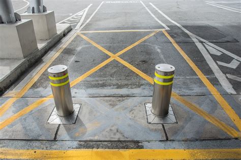 When to Install Removable Bollards or Fixed Bollards?