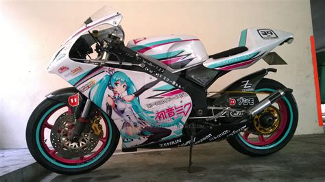 Hatsune Miku Itansha Racing Miku 2013 Bike by ZeeRrOoUu on DeviantArt