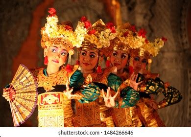 19,238 Bali Dance Stock Photos, Images & Photography | Shutterstock