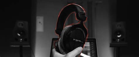 Headphones vs Studio monitors: Which is better?