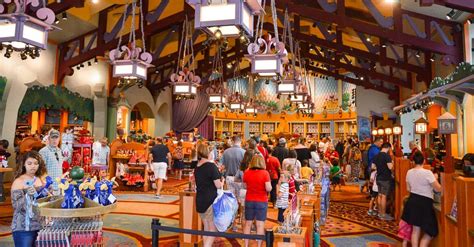 Top 10 Gift Shops at Walt Disney World • DisneyTips.com