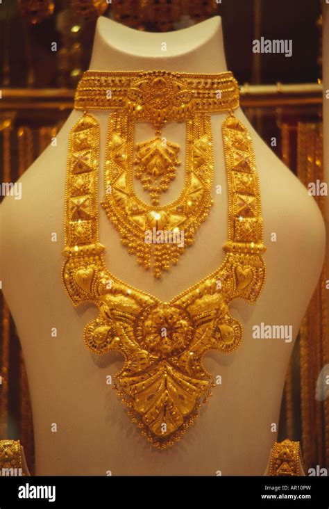 Gold Necklace Dubai Stock Photos & Gold Necklace Dubai Stock Images - Alamy