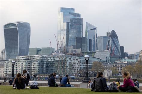 Skyscrapers Rising Next to Vacant Towers Mark New City of London - Bloomberg