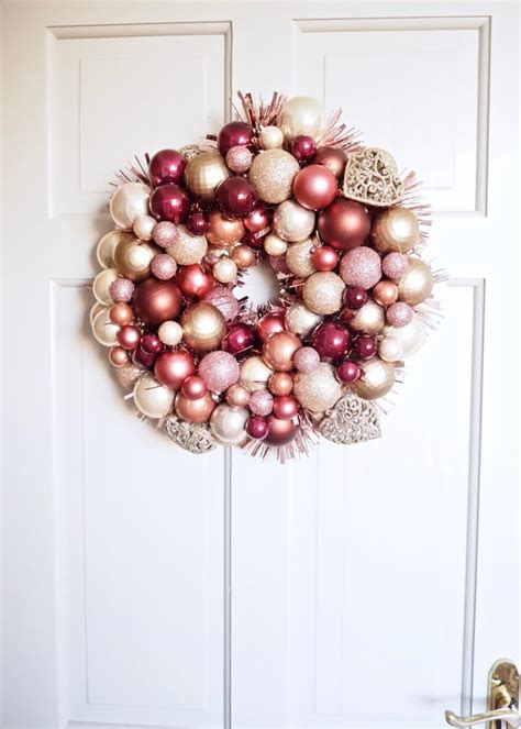 10 Easy To Make DIY Christmas Ornament Wreaths - Shelterness