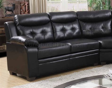 3020 Sectional Sofa in Black Faux Leather