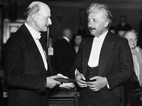 Albert Einstein Nobel Ödülü Alıyor - Ar-Ge ve Tasarım