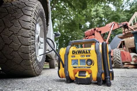 Dewalt Tire inflator - DCC020IB 20V Max Inflator - Auto by Mars