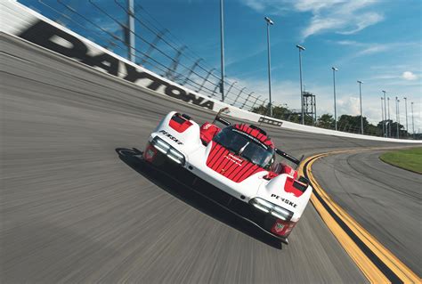 2023 Porsche 963 LMDh completes successful test at Daytona