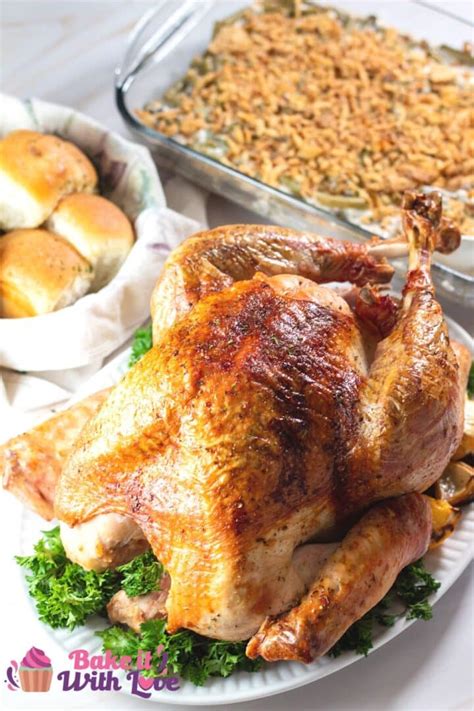 Easy Thanksgiving Roasted Turkey: Fool-Proof Holiday Dinner