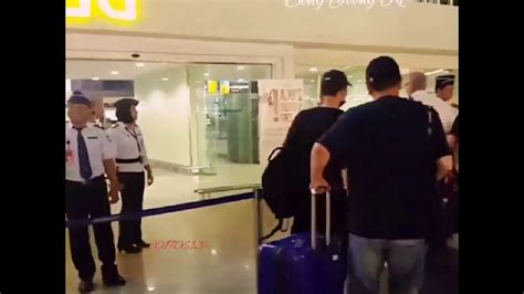 Viral - Say Hallo Song Joong Ki and Song Hye Kyo at Ngurah Rai Airport Bali - Indonesia - YouTube