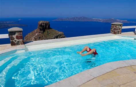 26 Best Santorini Hotels with Infinity Pools