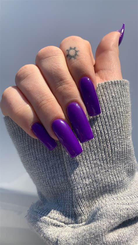 royal purple acrylic nails | Unghie idee, Unghie viola gel, Smalto per unghie corte