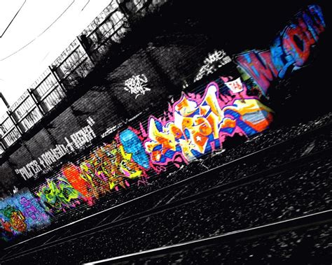 Color in the black graffiti urban art wallpaper | Urban Art Wallpaper