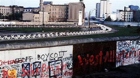 30 years ago today: a timeline of the Berlin wall