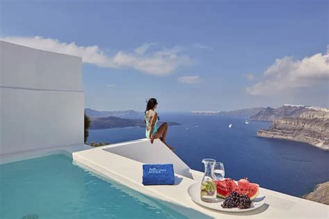 Top 10 Santorini Honeymoon Packages (2023)