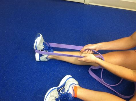 Band-Stretching for Tight Legs - Fitzness.com