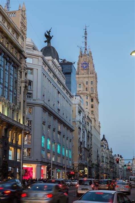 Shopping On Gran Via, Madrid Editorial Photo - Image of rush, area: 68935826