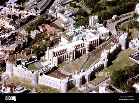 Windsor castle aerial view hi-res stock photography and images - Alamy