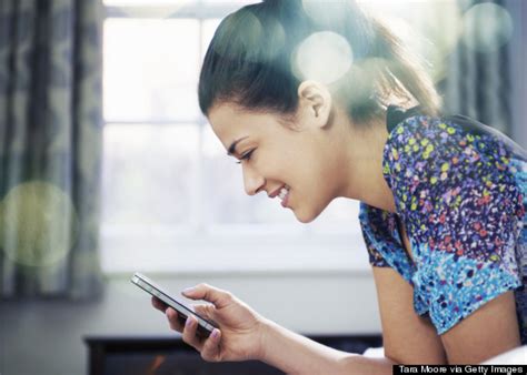 7 Ways Your Smartphone Can Actually Make You Happier | HuffPost