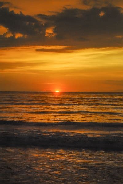 anyer sunset – Sewa Villa di Anyer