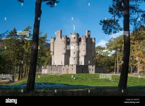 Braemar castle hi-res stock photography and images - Alamy