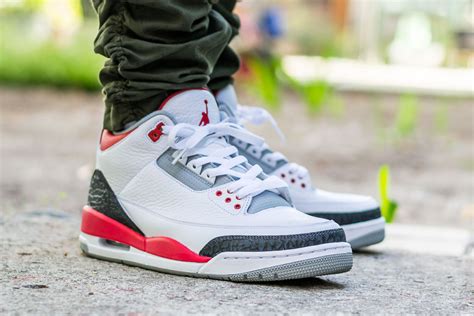 2013 Air Jordan 3 Fire Red Review