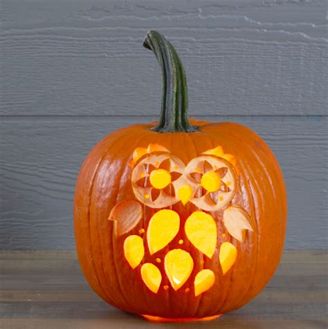 25 Easy Pumpkin Carving Ideas To Try This Fall - Society19