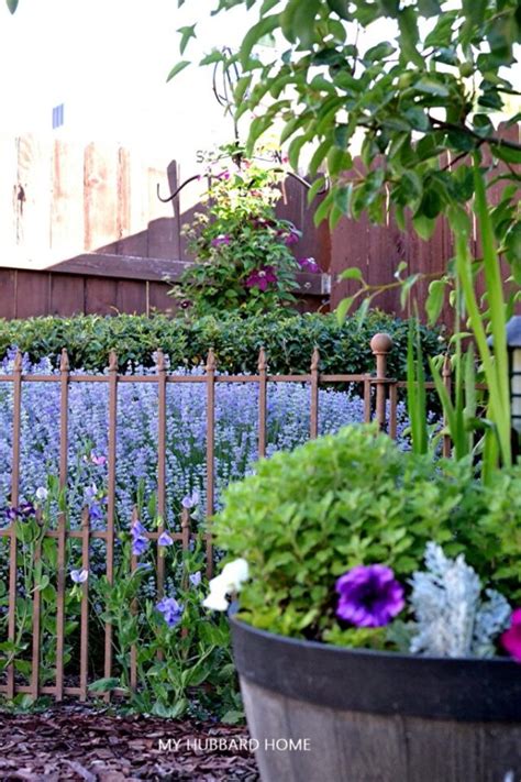 25 Beautiful DIY Garden Decor Ideas - DIY Danielle®