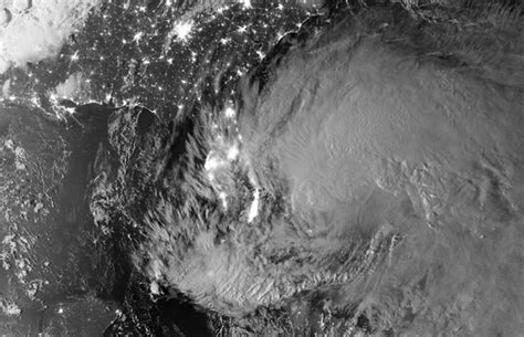 A Scary Satellite Photo of Hurricane Sandy Approaching the East Coast | Complex