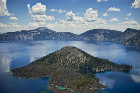 Oregon's Crater Lake National Park robbed of thousands of rounds of ammunition - CBS News