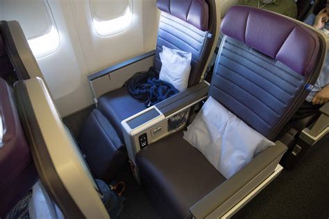 United Airlines Premium Economy - Analysis United S New Premium Economy Cabin Takes Flight ...