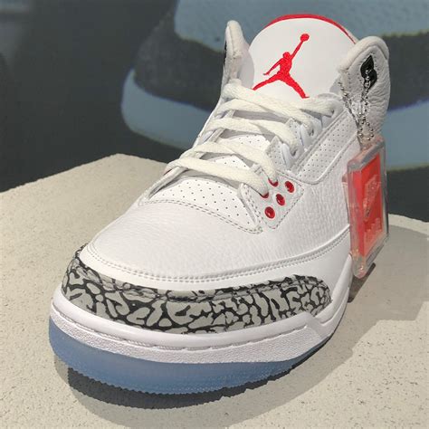 Air Jordan 3 Clear Sole Dunk Contest White Cement First Look | SneakerNews.com